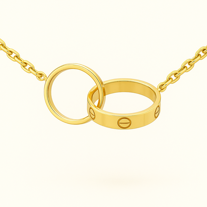 Title: Collier délicat orné d’un pendentif romantique