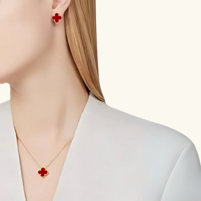 Collier trèfle noir doré