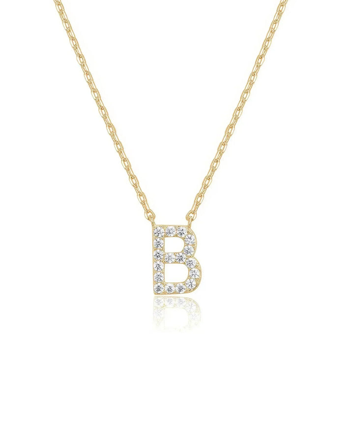 Collier délicat à initiale scintillante