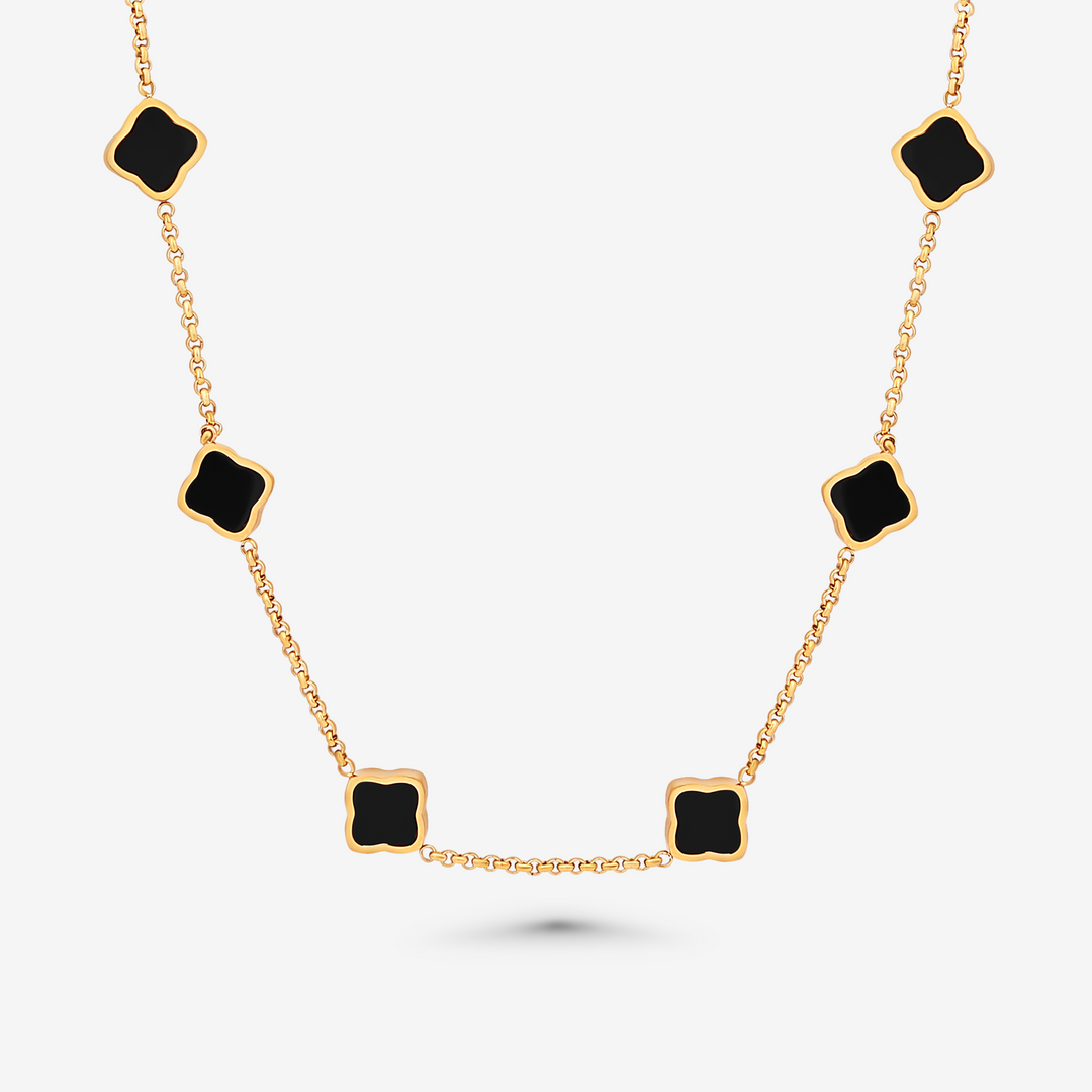 Collier délicat à trèfles
