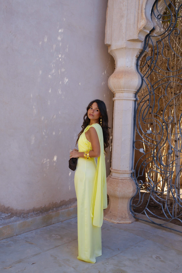 SOFIA | La robe en dentelle au glamour absolu