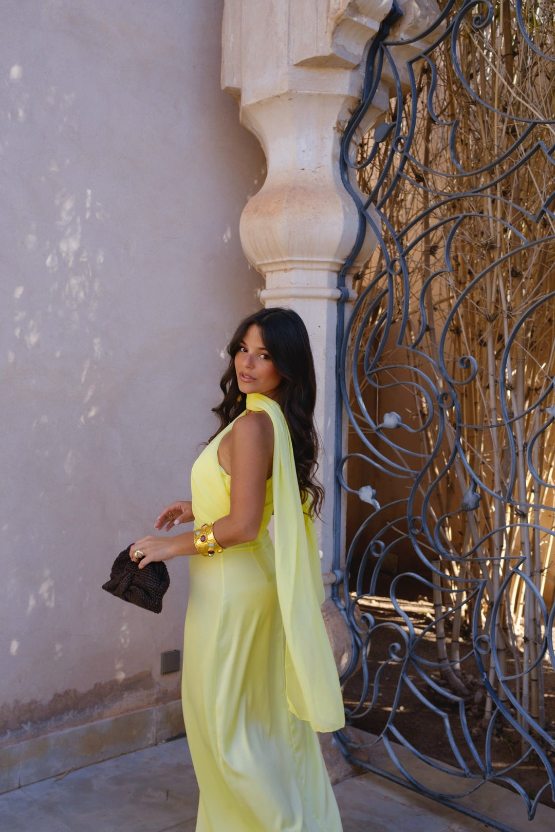 SOFIA | La robe en dentelle au glamour absolu