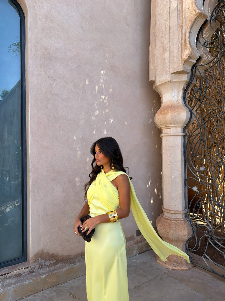 SOFIA | La robe en dentelle au glamour absolu