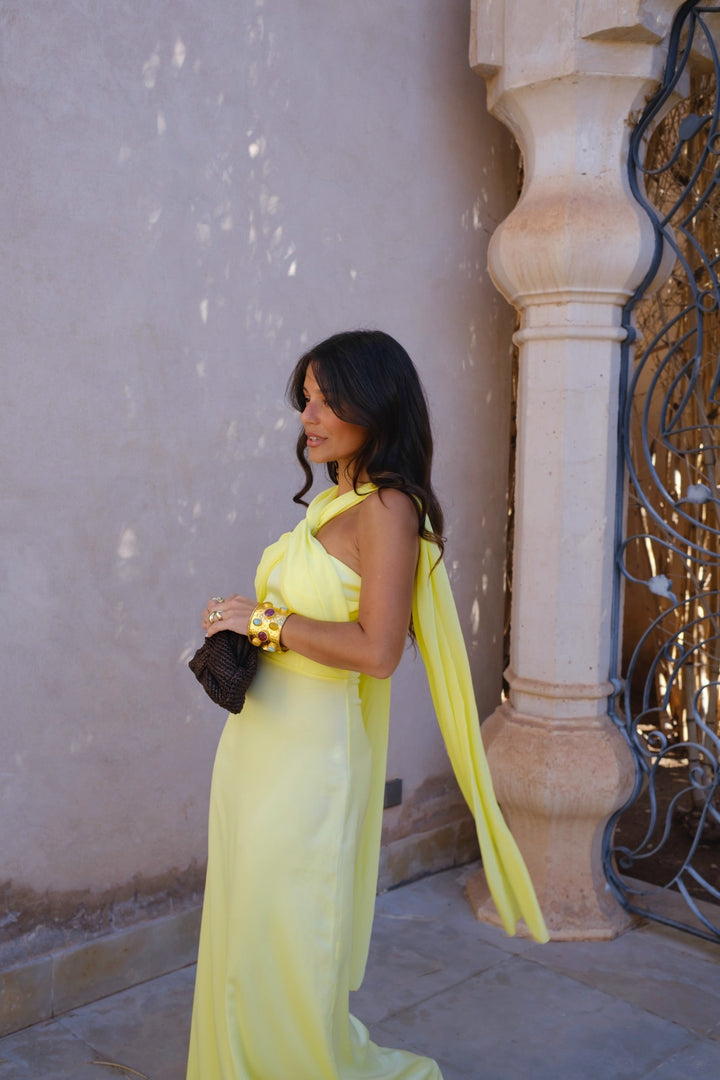 SOFIA | La robe en dentelle au glamour absolu