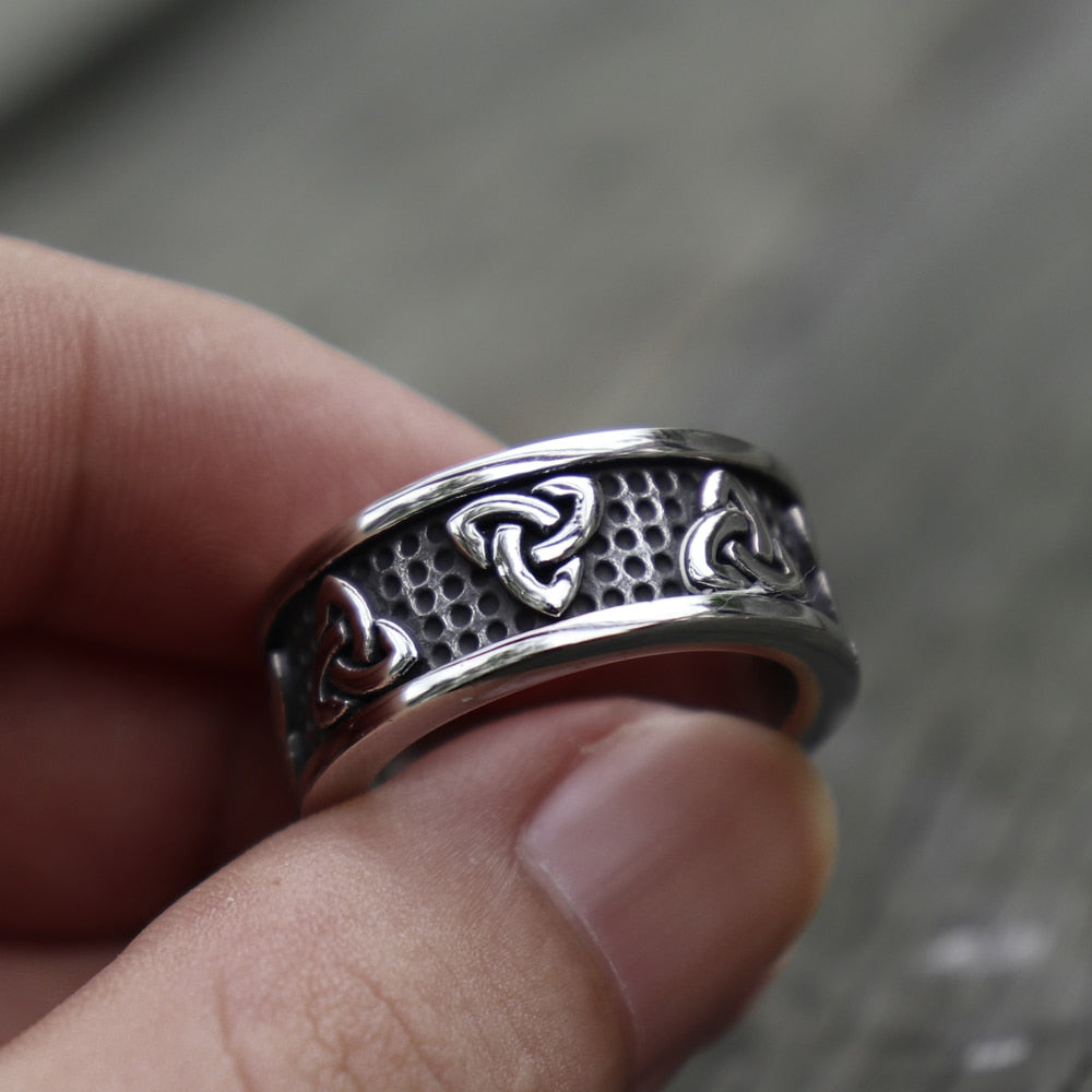 Bague Noeud Celtique ? Élégance et Symbolisme Durable 1
