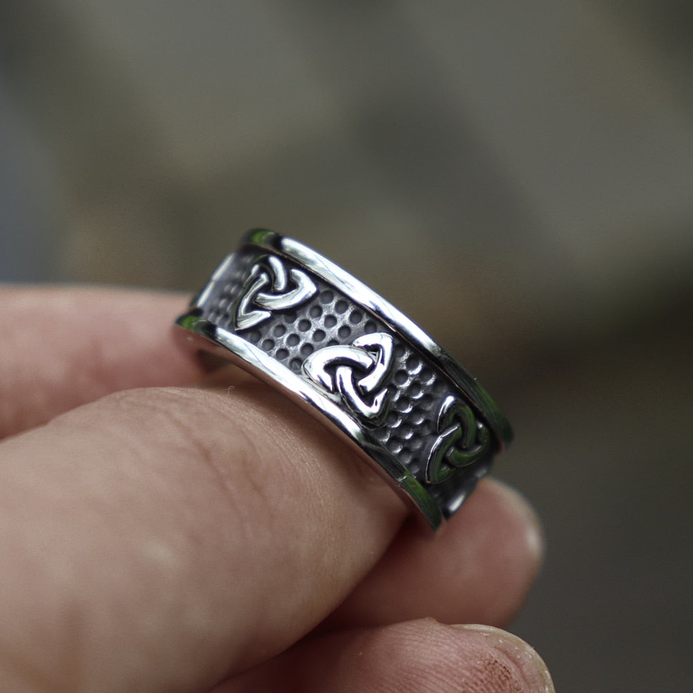 Bague Noeud Celtique ? Élégance et Symbolisme Durable 3