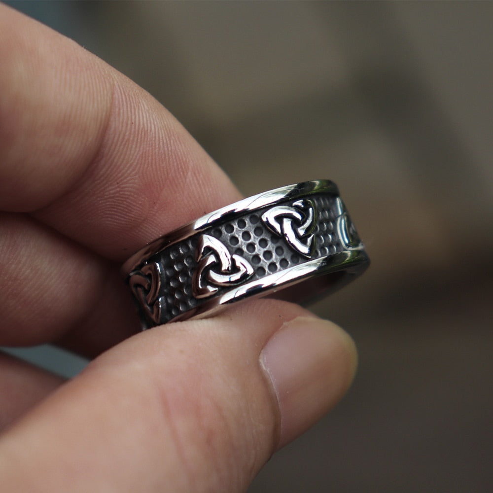 Bague Noeud Celtique ? Élégance et Symbolisme Durable 5