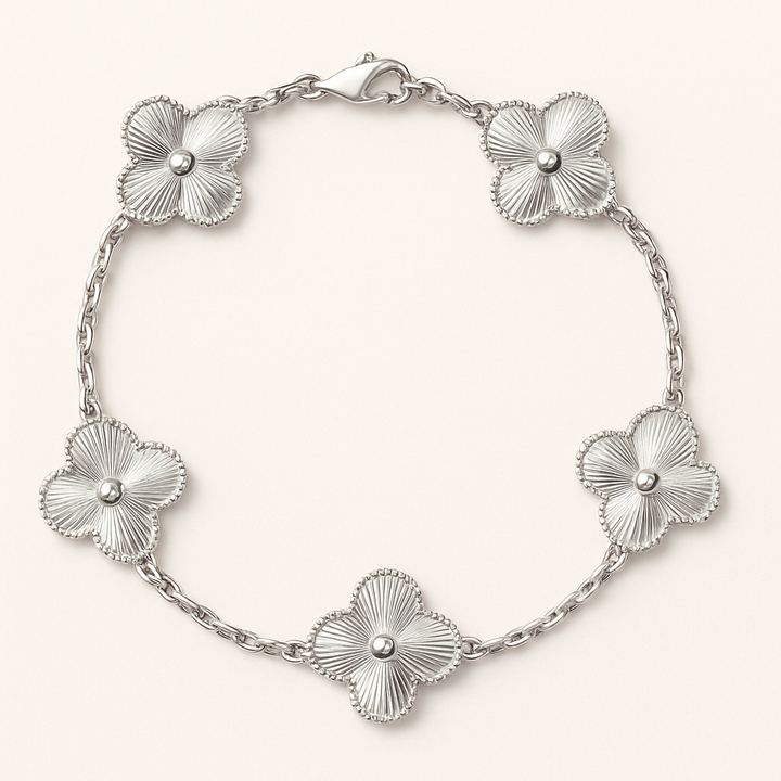 Bracelet trèfles dorés délicats
