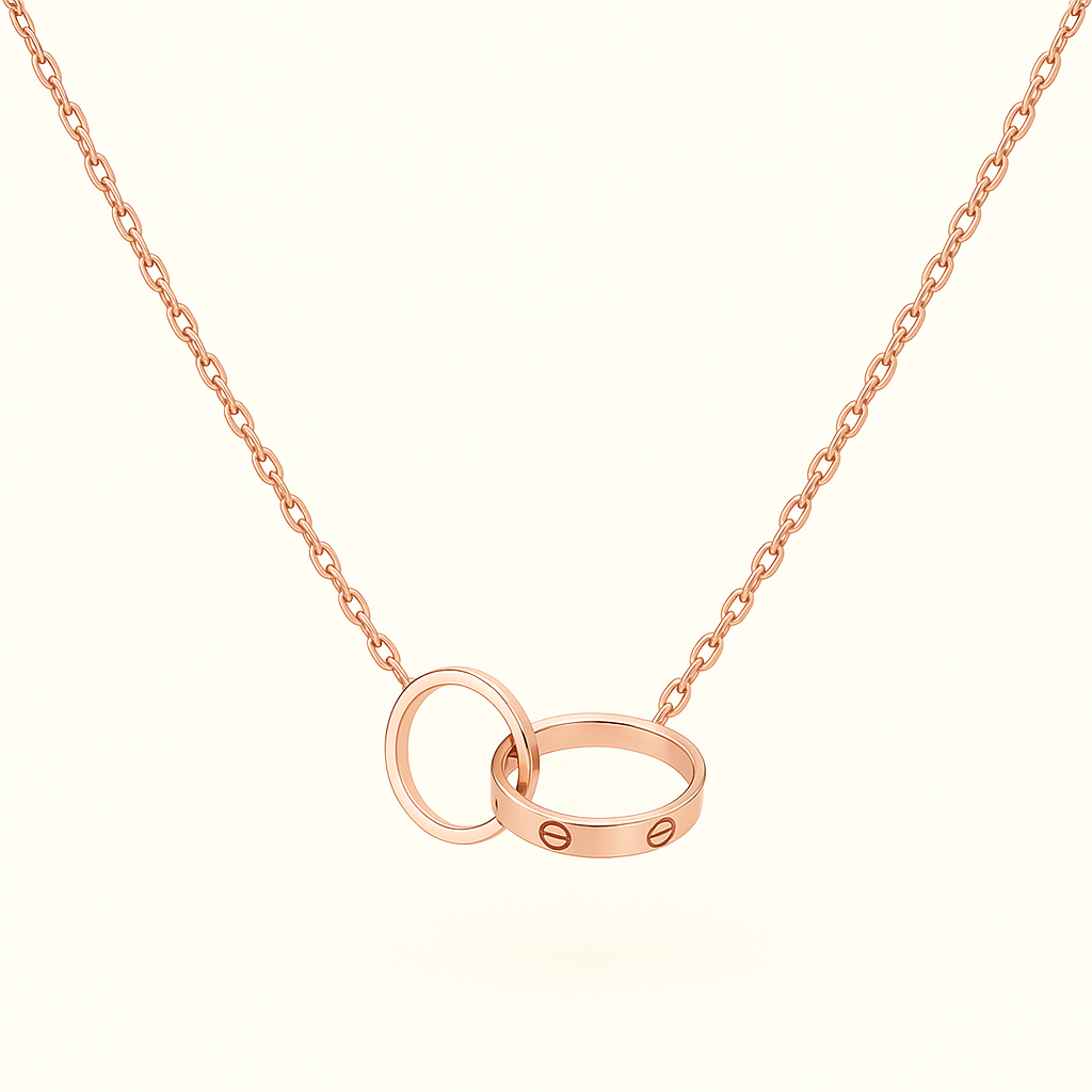Title: Collier délicat orné d’un pendentif romantique