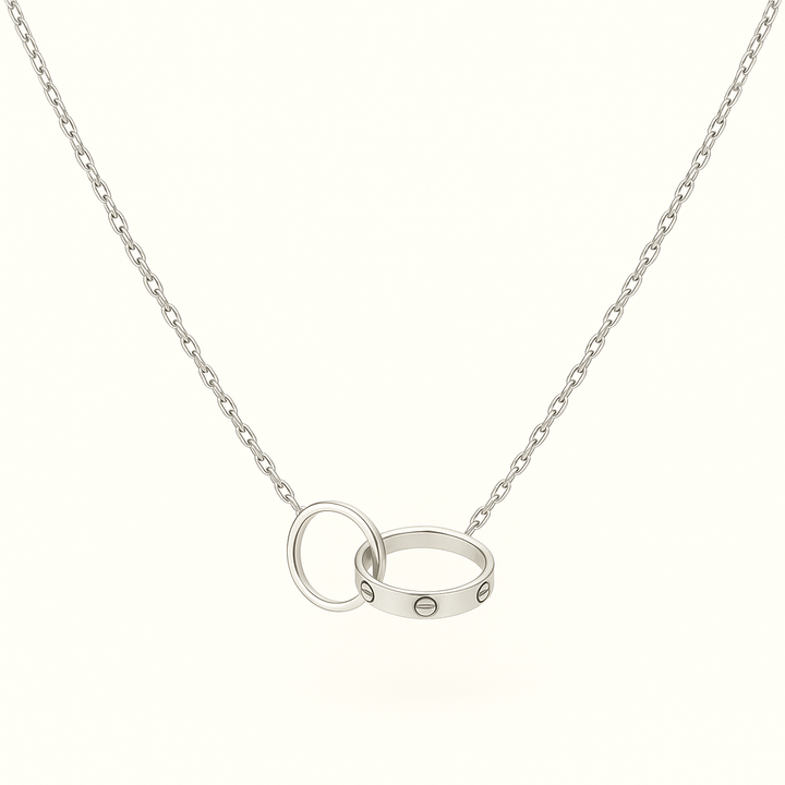 Title: Collier délicat orné d’un pendentif romantique