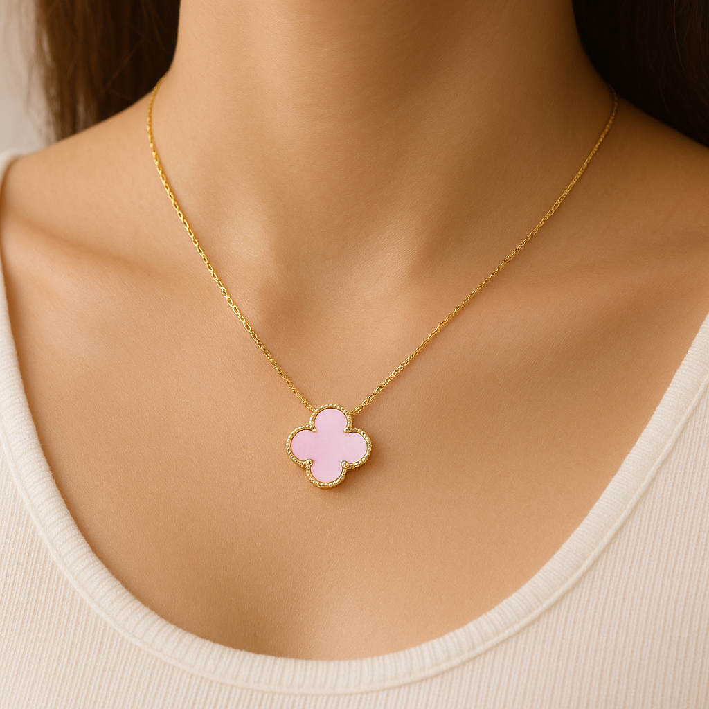 Collier trèfle noir doré