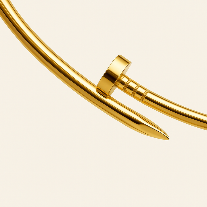 Collier ras de cou rigide clou