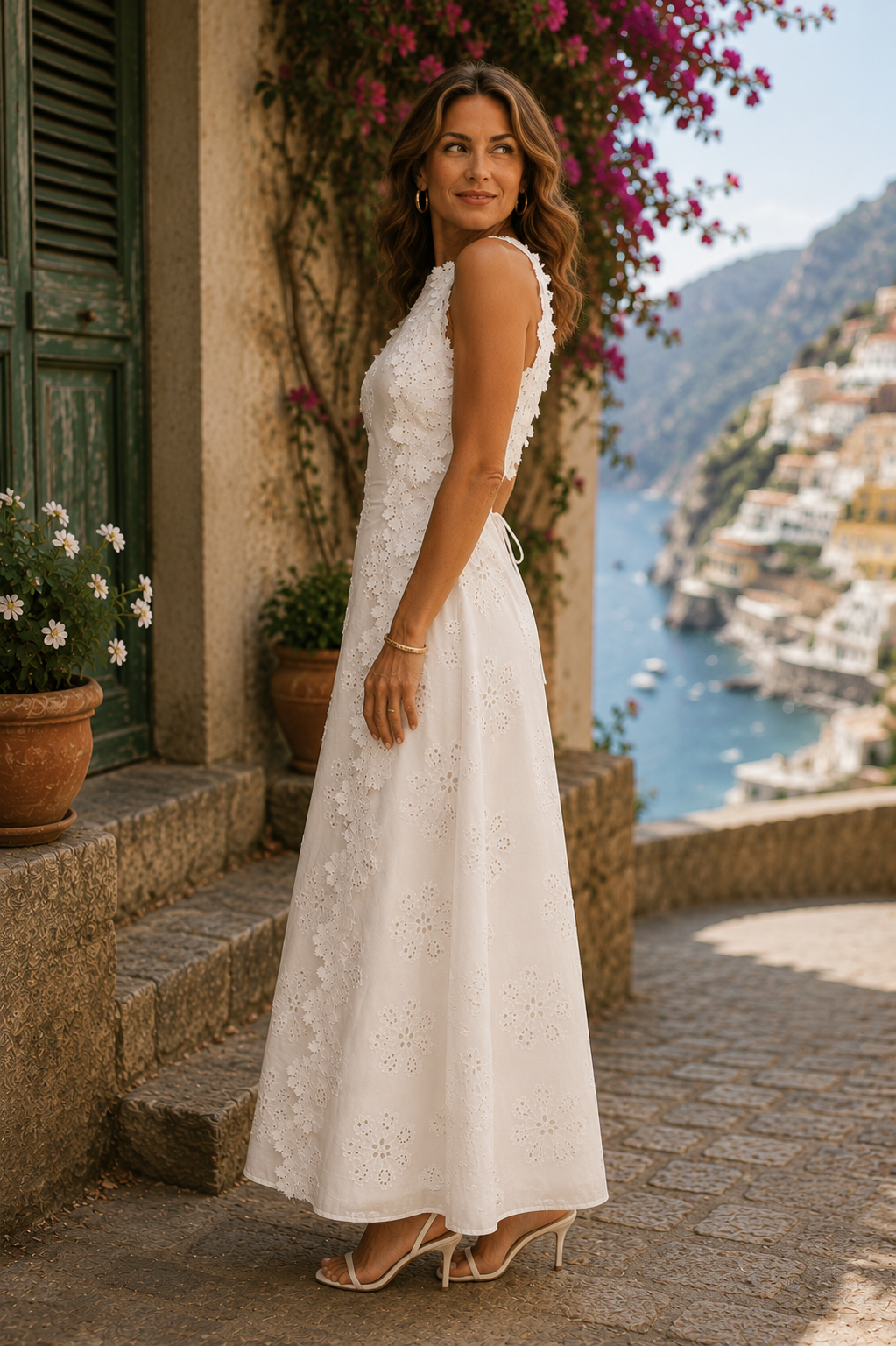 Dana | La robe maxi brodée à l'élégance romantique