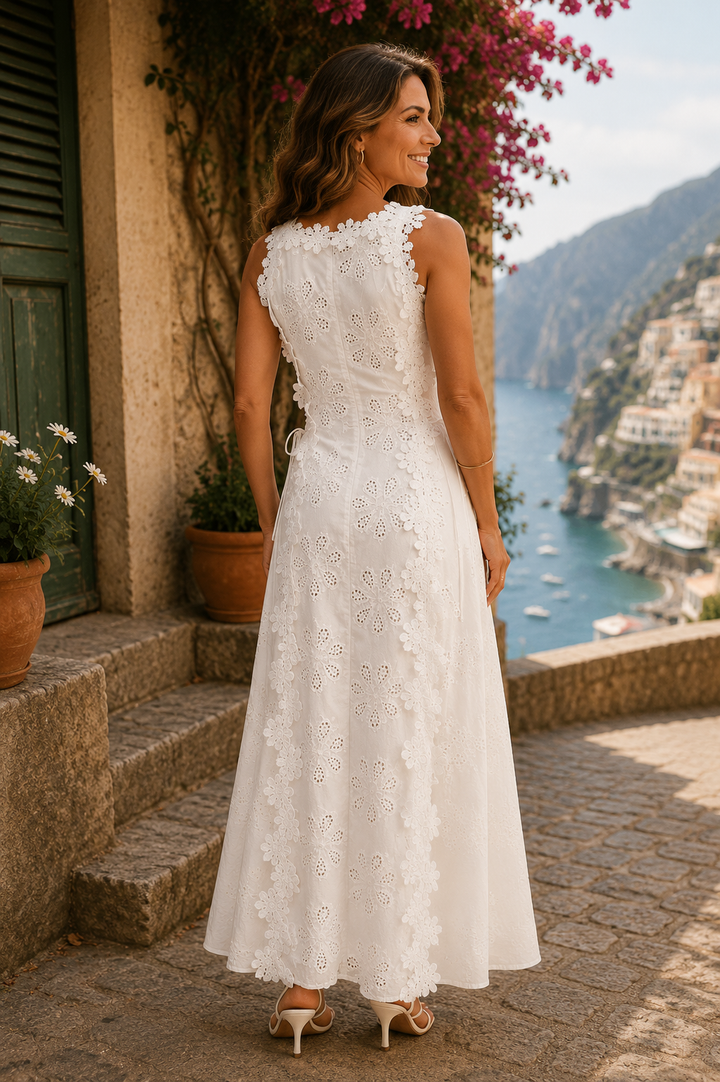 Dana | La robe maxi brodée à l'élégance romantique
