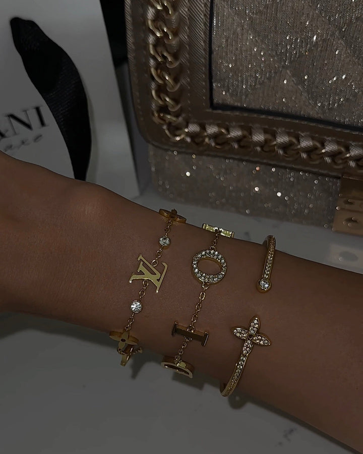 Bracelet doré délicat CD