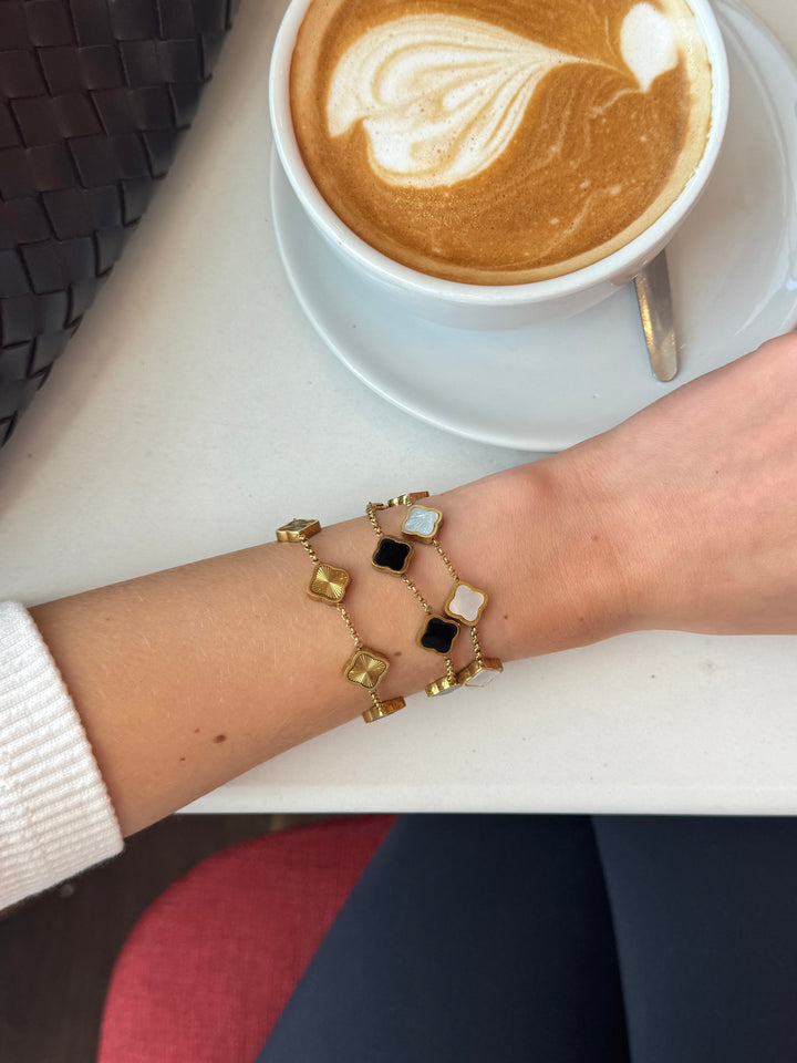 Bracelet trèfle doré élégant