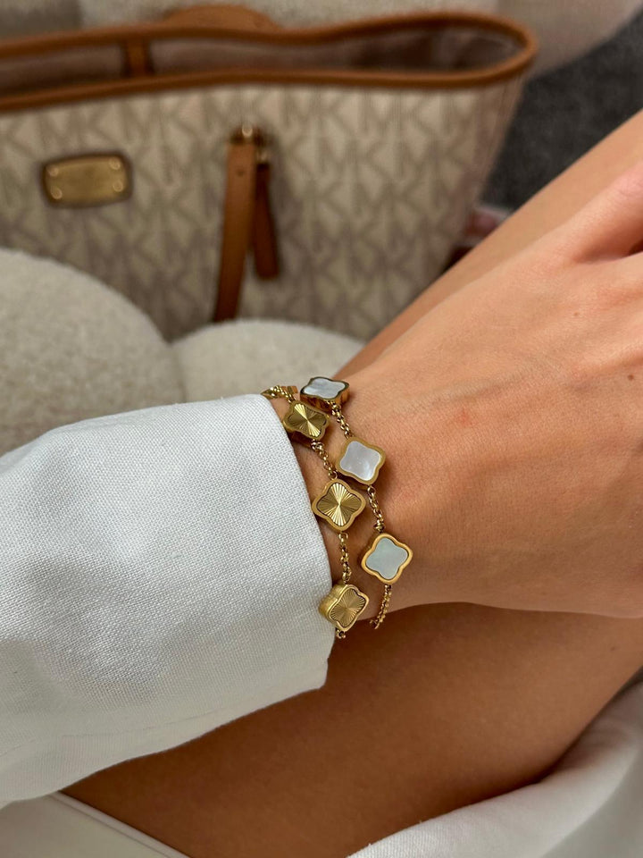 Bracelet trèfle doré élégant