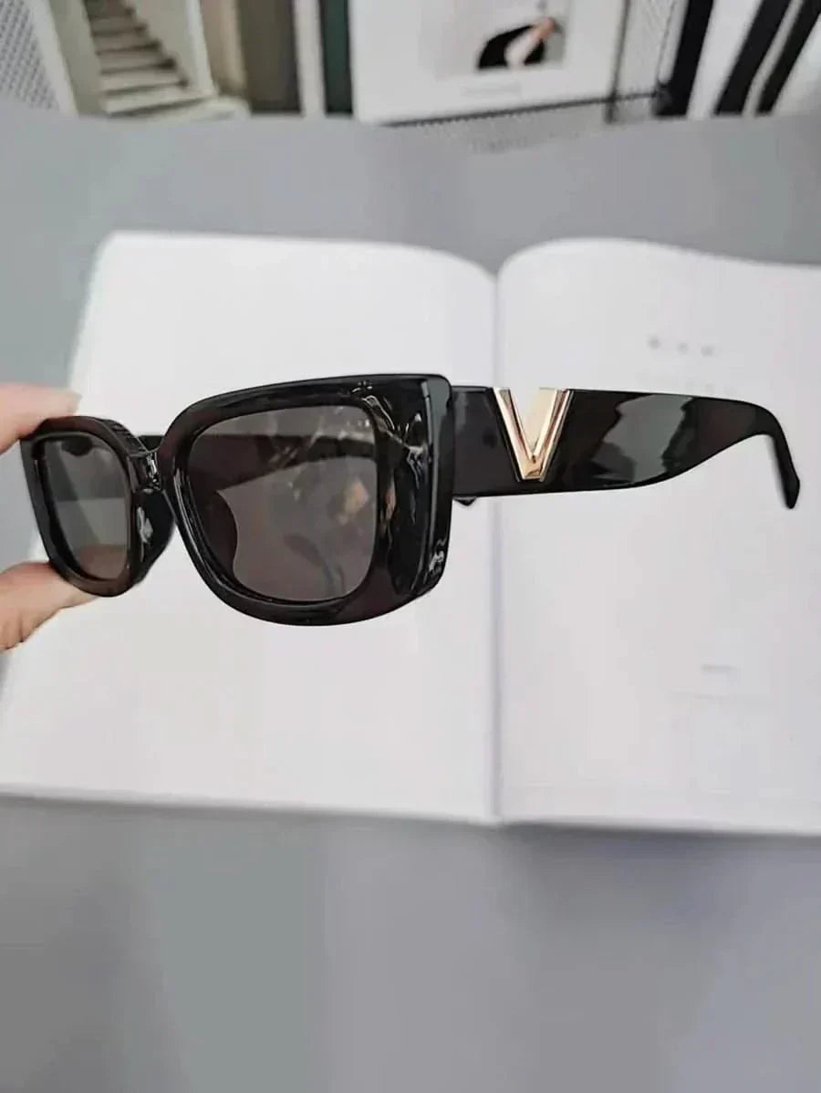 Charlotte | Solaires Carrées Élégantes