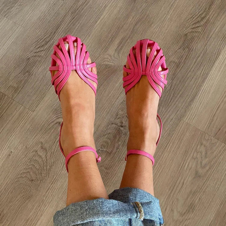 Sandales Élégantes Dorées ? Sophistication et Confort au Quotidien 1