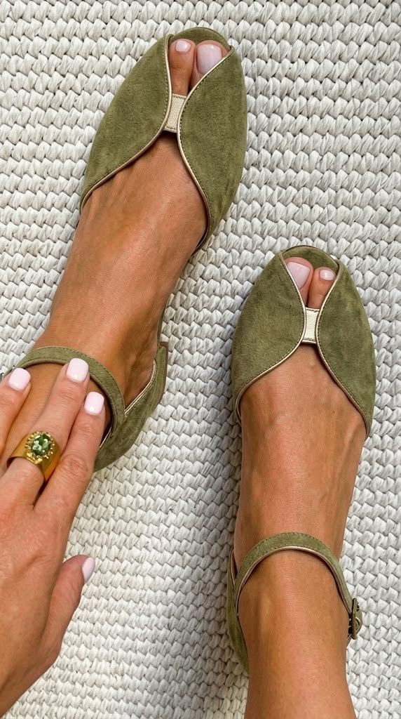 Sandales Élégantes Vert Sauge ? Confort et Style Toute la Journée 2
