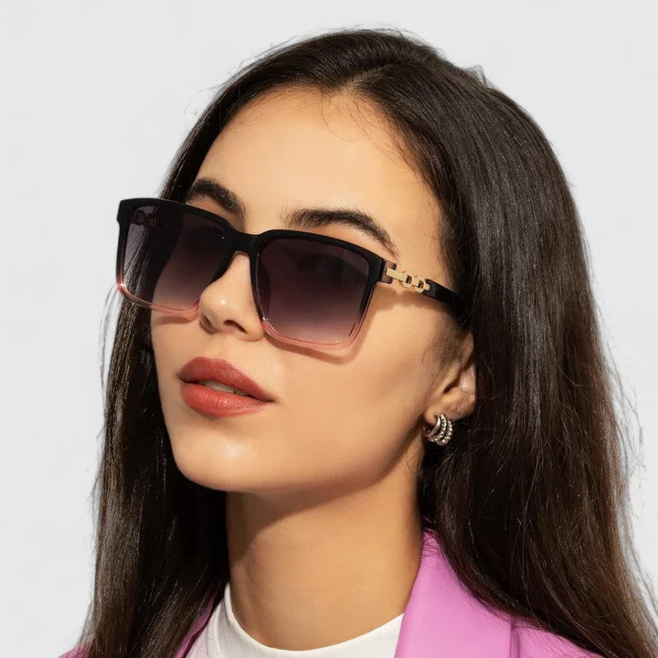Sabrina | Solaires Carrées Élégantes