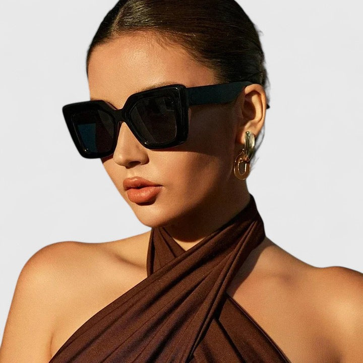 Camille | Solaires Carrées Audacieuses