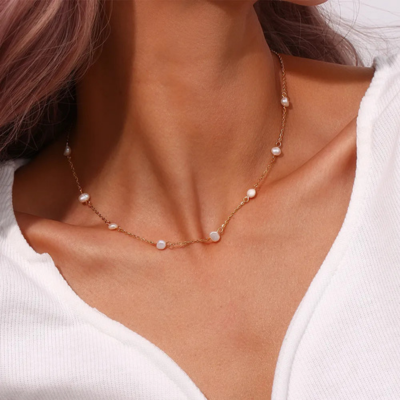 Collier en perles dorées Laney