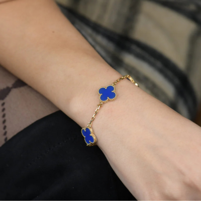 Bracelet trèfles dorés délicats