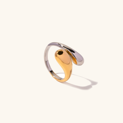 Bague sculptée dorée Cora