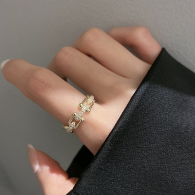 Bague dorée ondulée Chloe