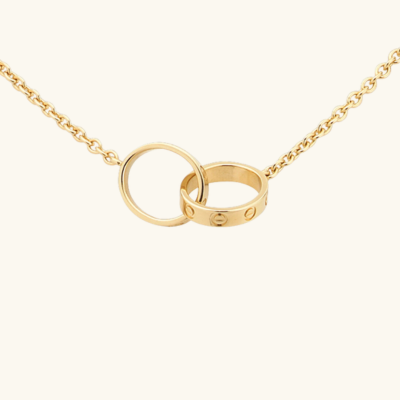 Title: Collier délicat orné d’un pendentif romantique
