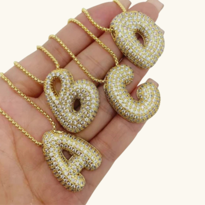 Collier initiales dorées scintillantes