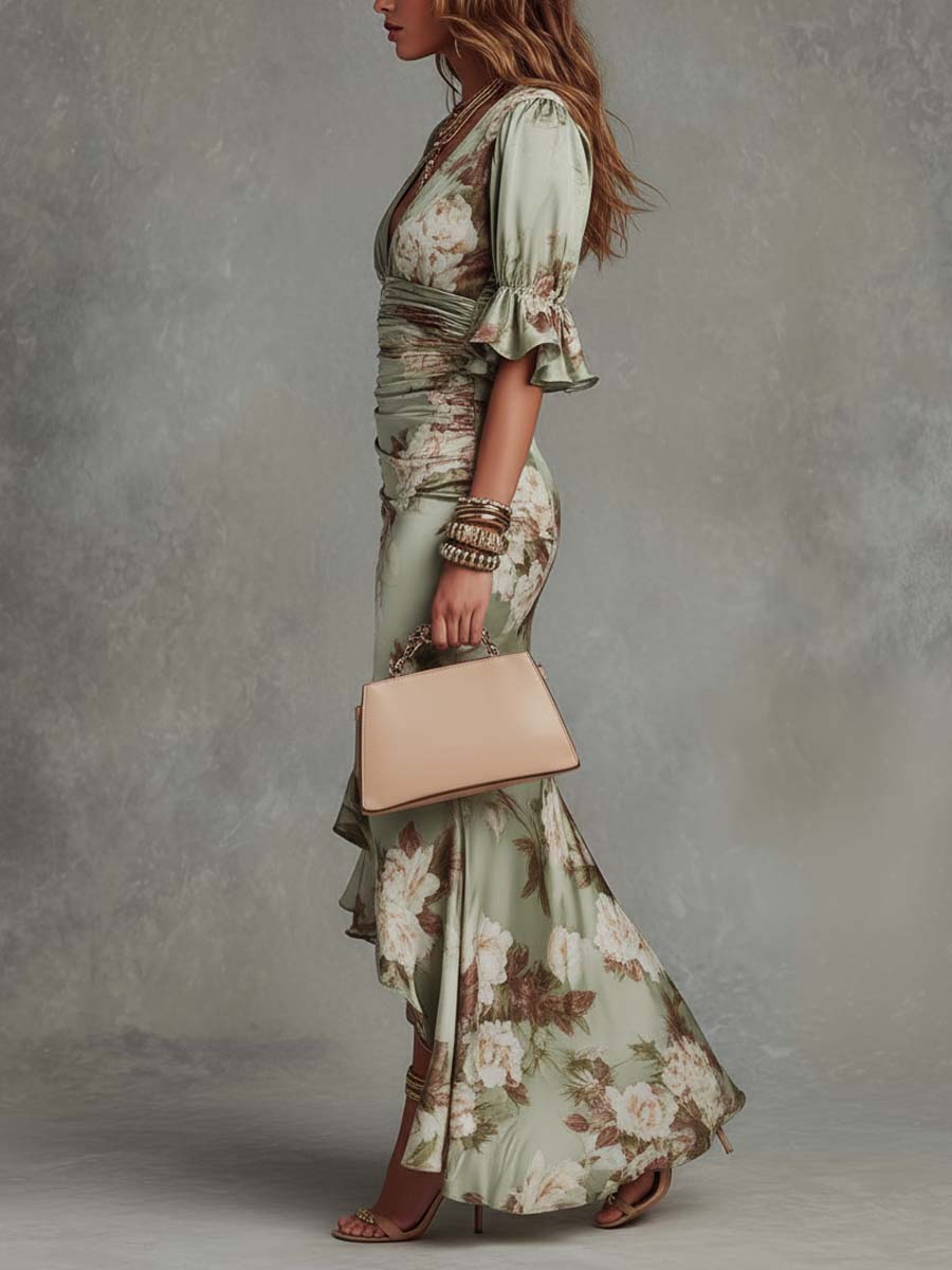 Anastasia | La robe longue en satin à l'imprimé floral enivrant