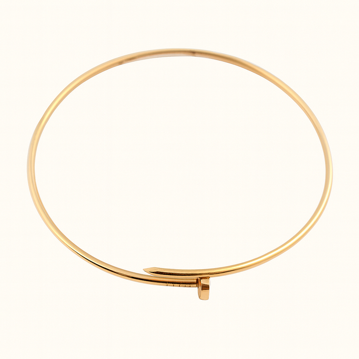Collier ras de cou rigide clou