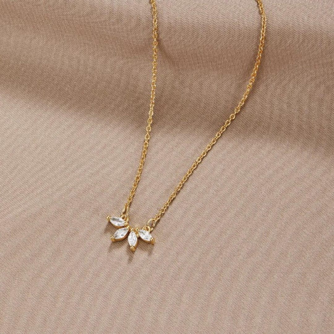 Lucie | Collier en Cristal Étincelant Feuille